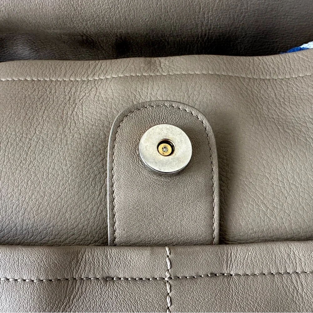 Cuyana Leather Convertible Satchel Backpack Tote Bag in Taupe - Picture 8 of 13